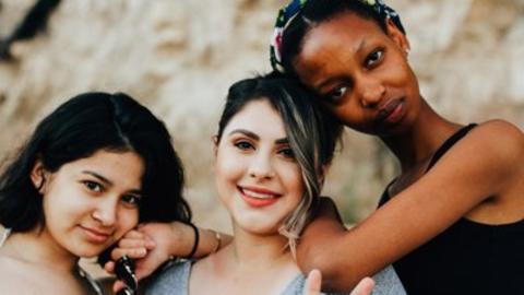 IPYDAC - three adolescent girls