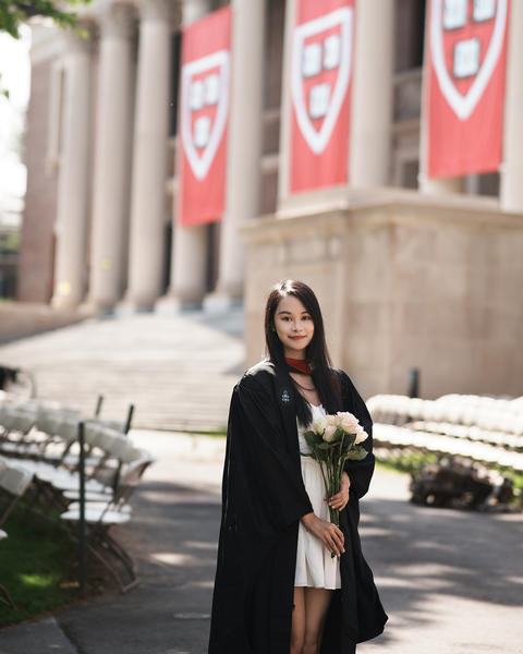 Helen Zhu